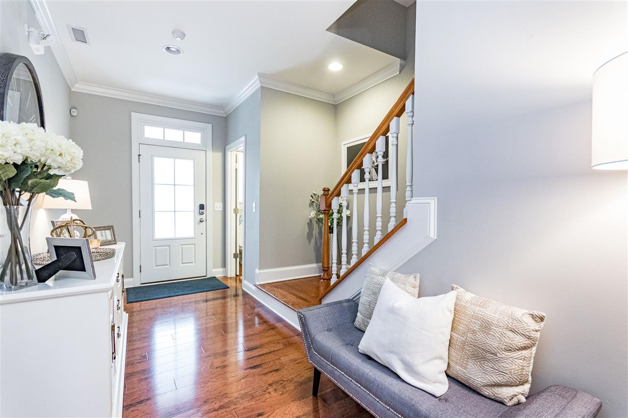761 Fallon Grove Way Raleigh, NC 27608 - Photo 3 of 20 Entryway