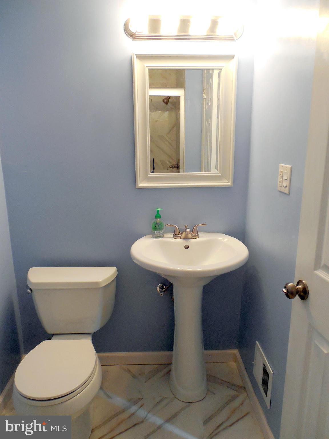 17208 Whites Road Poolesville, MD 20837 - Photo 13 of 29 Bath