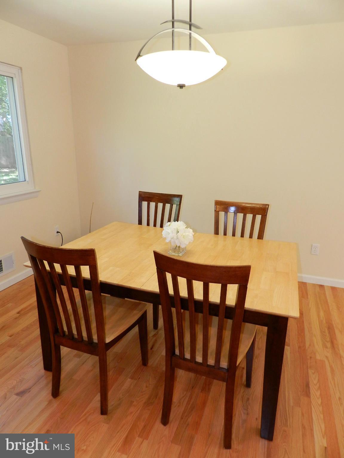 17208 Whites Road Poolesville, MD 20837 - Photo 9 of 29 Dining Room