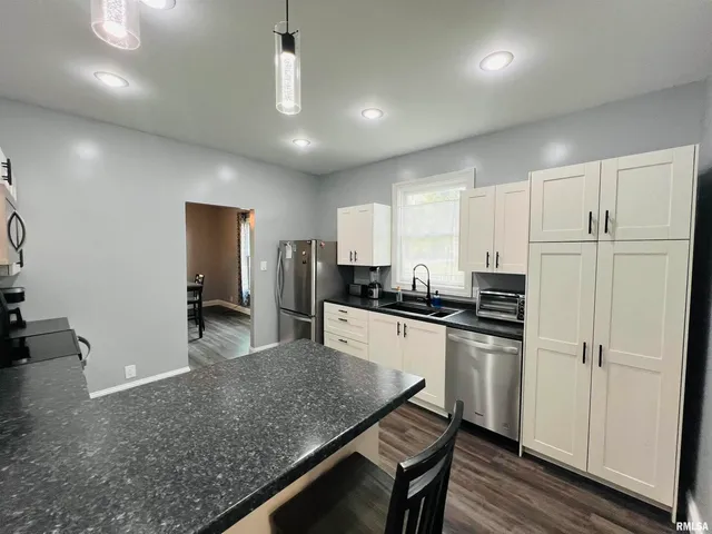 $87,500 | 1300 Lincoln Street, Eldorado, IL 62930