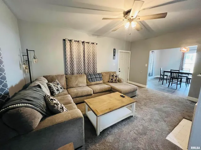 $87,500 | 1300 Lincoln Street, Eldorado, IL 62930