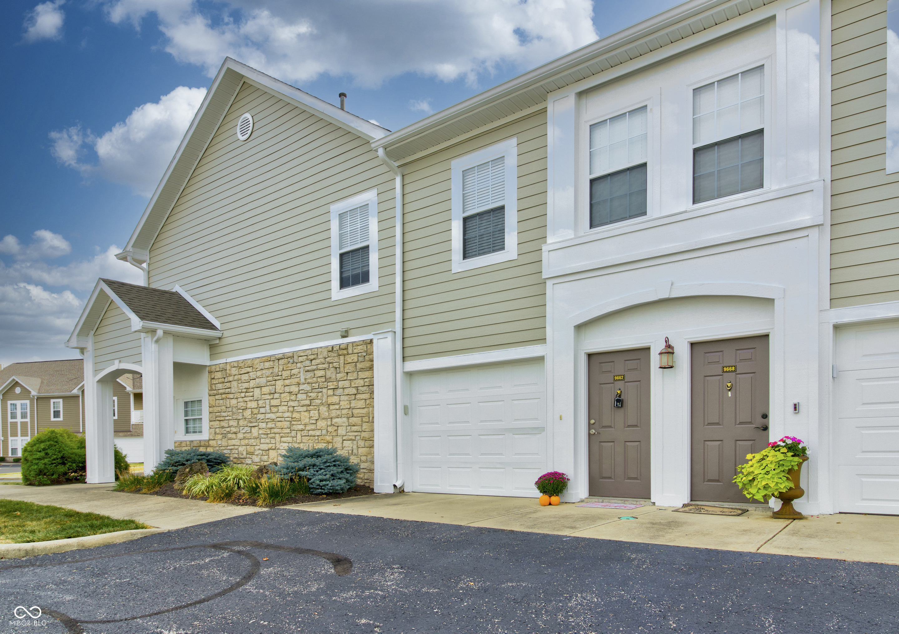 9662 Rialto Trail Carmel, IN 46280 - Photo 1 of 42 Gallery Image 1
