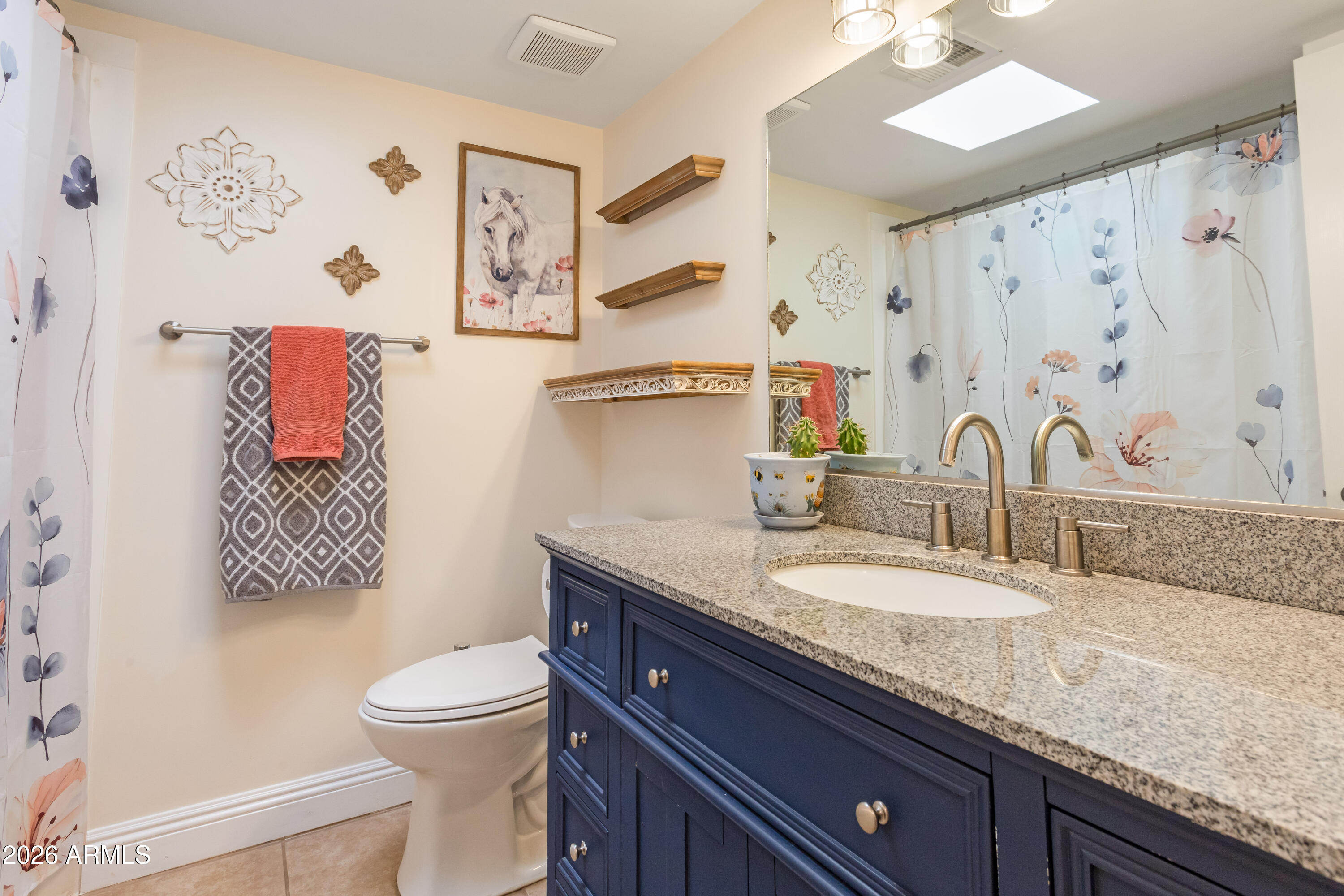805 Suffolk Road Sierra Vista, AZ 85635 - Photo 34 of 49 primary bathroom