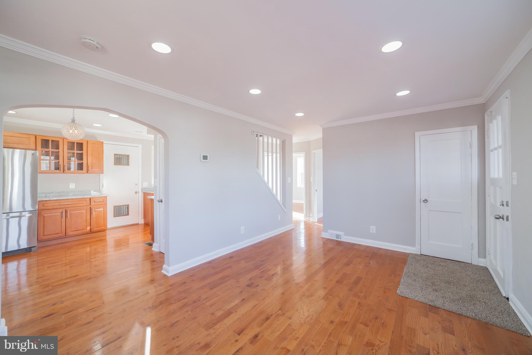 7115 Liberty Road Baltimore, MD 21207 - Photo 3 of 30 Family Room