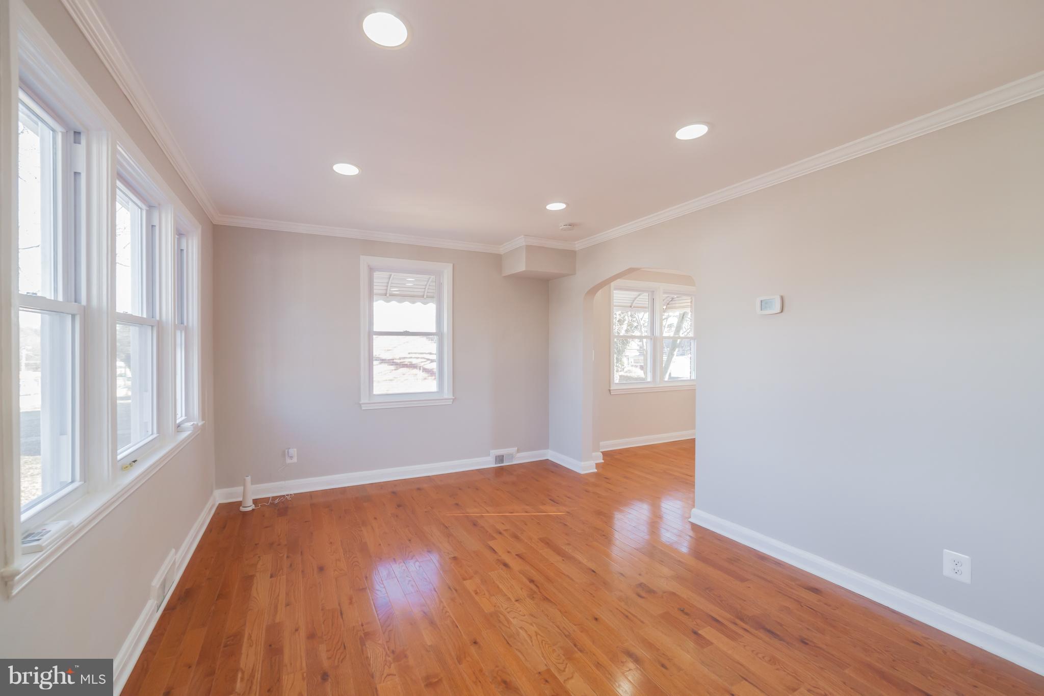 7115 Liberty Road Baltimore, MD 21207 - Photo 7 of 30 Family Room