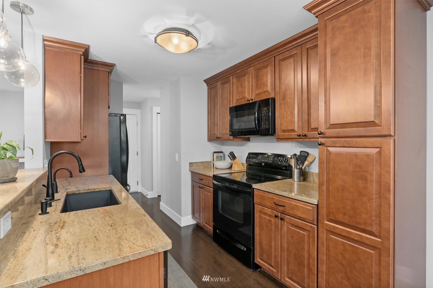 23015 Edmonds Way, Unit A310 Edmonds, WA 98020 - Photo 9 of 35 Gallery Image 9