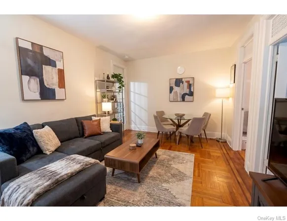 $3,177 | 34-39 30th Street, Unit 2F | Astoria