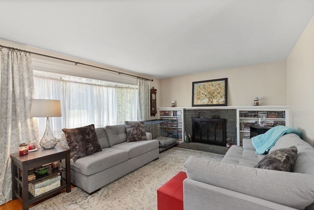 54 Fisher Road Weymouth, MA 02190 - Photo 5 of 42 Gallery Image 5