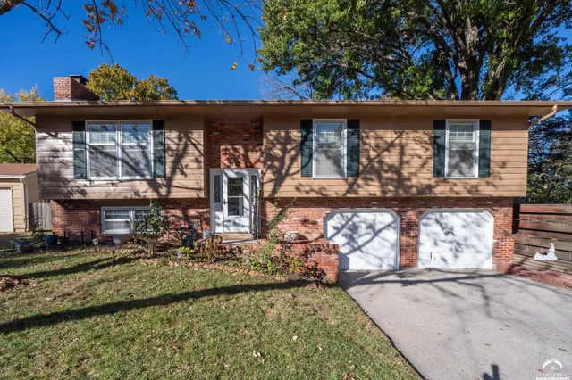 $324,900 | 3510 West 9th Court, Lawrence, KS 66049