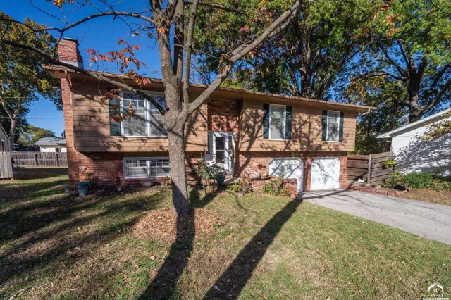 $324,900 | 3510 West 9th Court, Lawrence, KS 66049