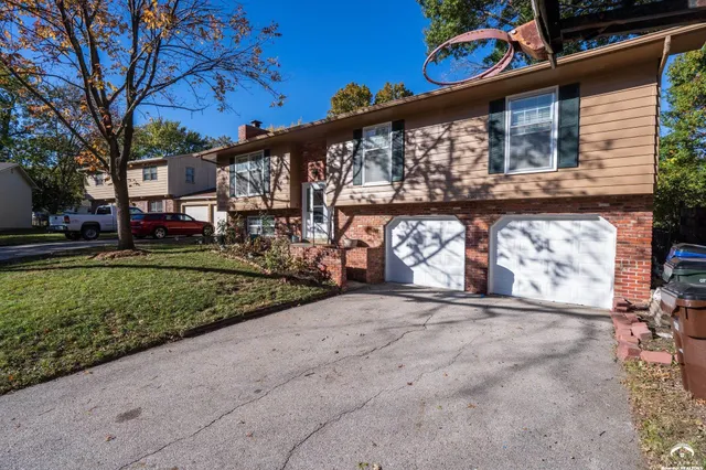 $324,900 | 3510 West 9th Court, Lawrence, KS 66049