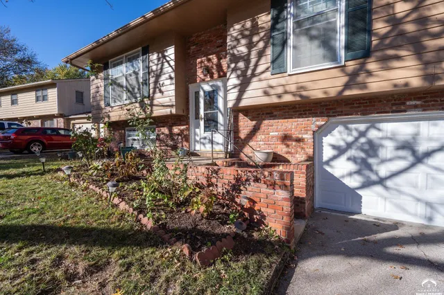 $324,900 | 3510 West 9th Court, Lawrence, KS 66049