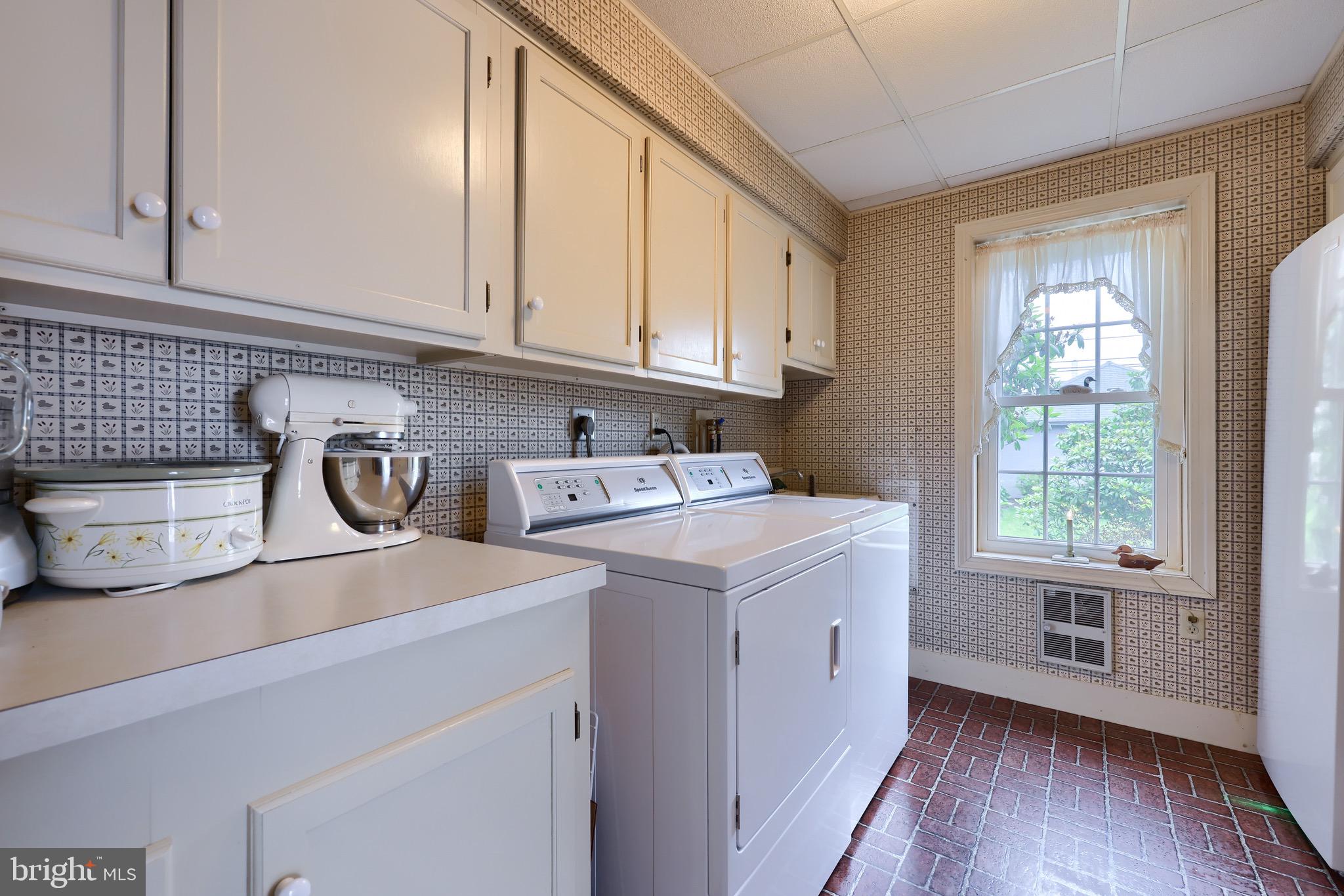 303 Front Street Lititz, PA 17543 - Photo 18 of 53