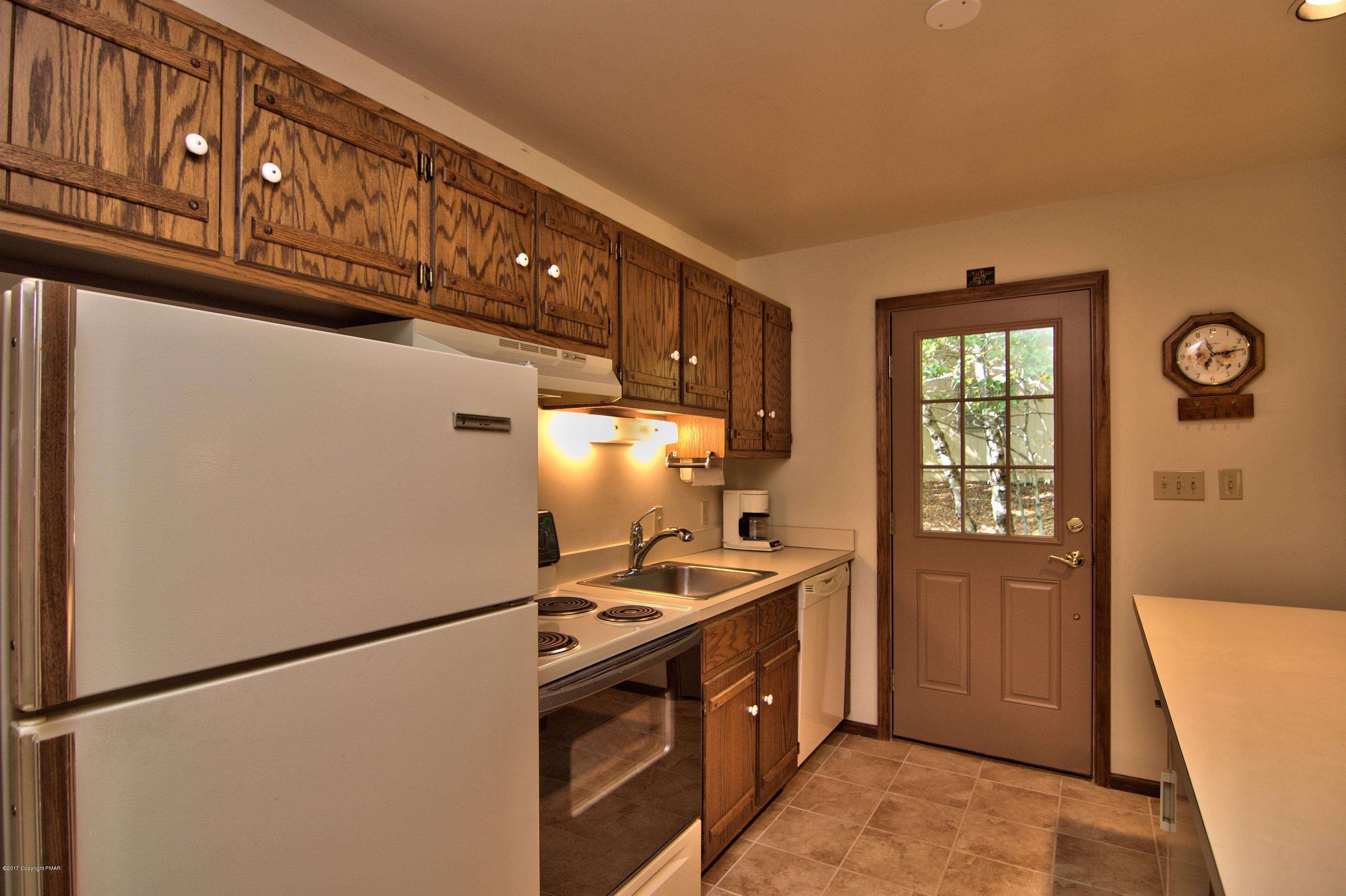 2161 Red Spruce Road Pocono Pines, PA 18350 - Photo 6 of 13 Kitchen