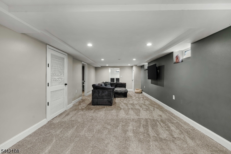 37 Barley Sheaf Road Flemington, NJ 08822 - Photo 25 of 37