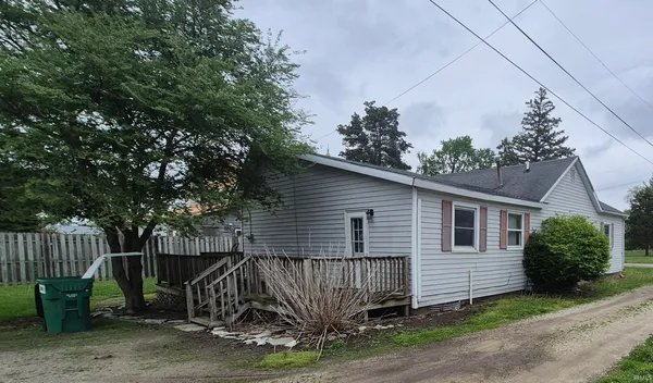 $110,000 | 240 South Washington Street, Pennville, IN 47369