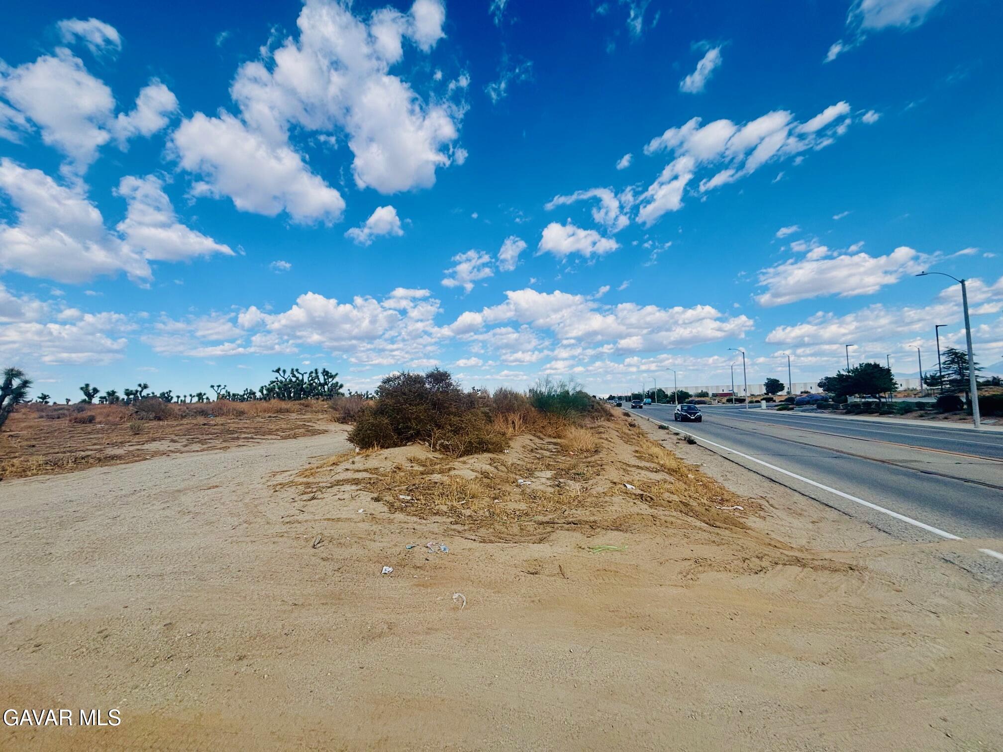 M12 5th Stw Palmdale, CA 93551 - Photo 4 of 7 a view of a city