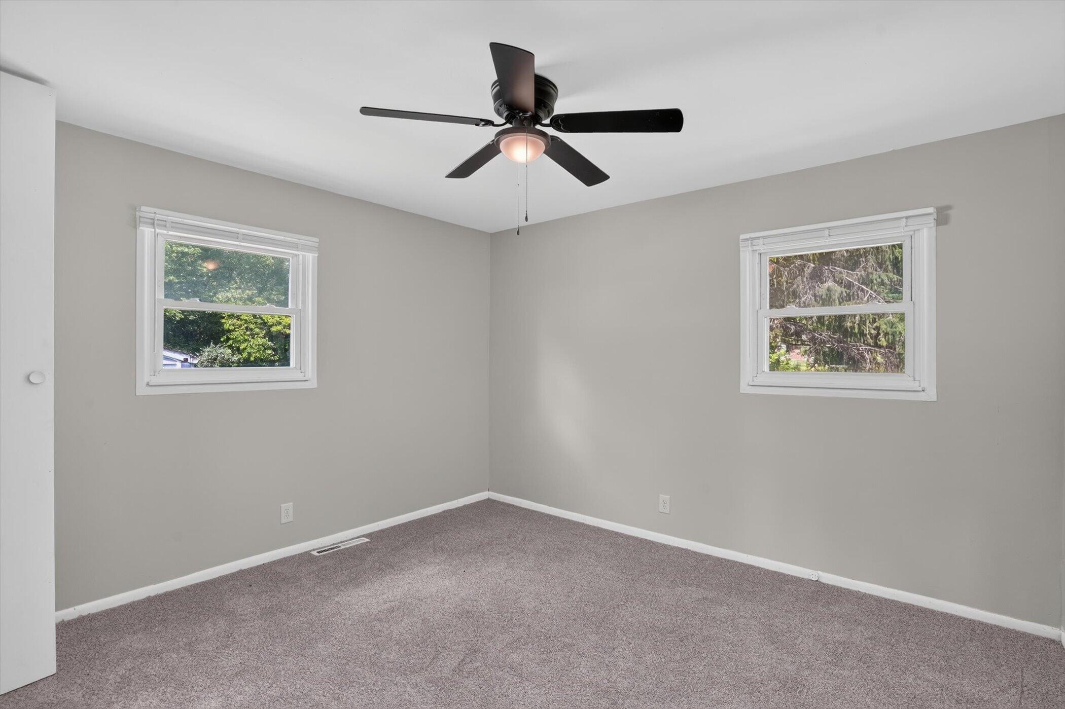 284 Stanford Lane Jackson, MI 49203 - Photo 19 of 39 18-284-Stanford-Ln-Windowstill-Photograp