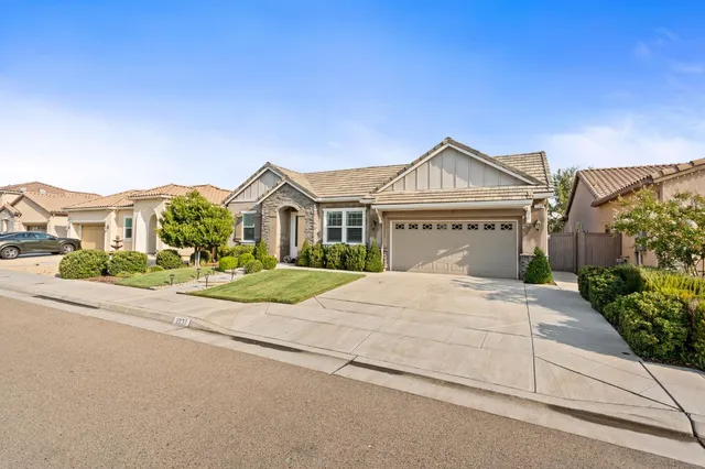 $585,000 | 2237 Donner Avenue, Clovis, CA 93611