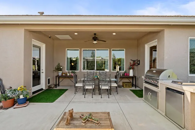 $585,000 | 2237 Donner Avenue, Clovis, CA 93611