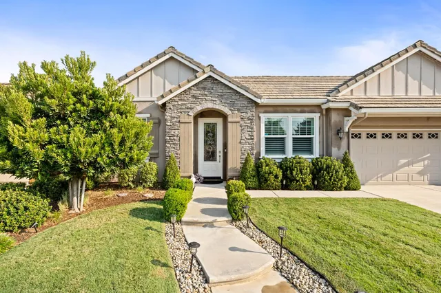 $585,000 | 2237 Donner Avenue, Clovis, CA 93611