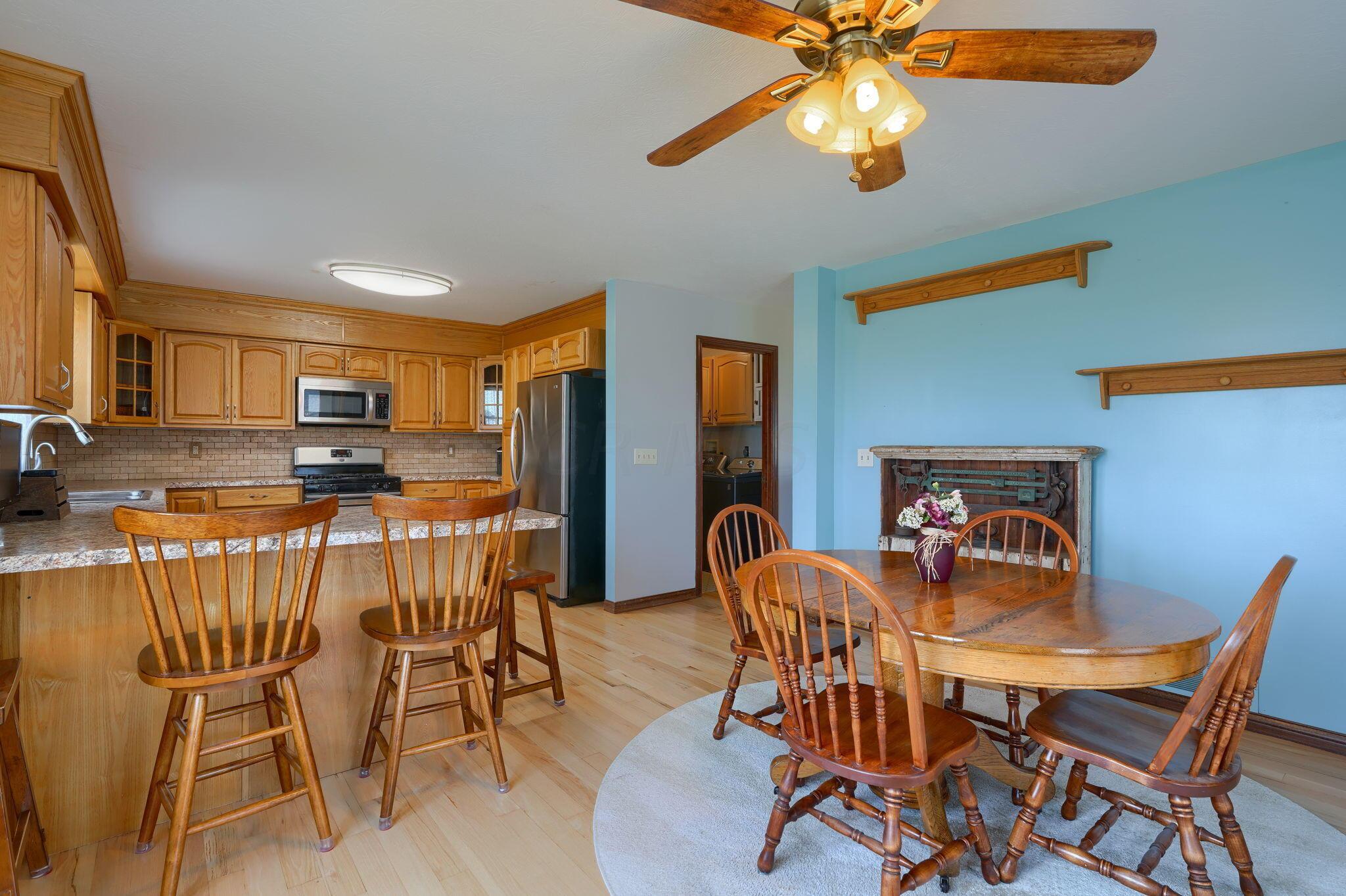 14722 London Road Orient, OH 43146 - Photo 18 of 52 Eat-in Kitchen