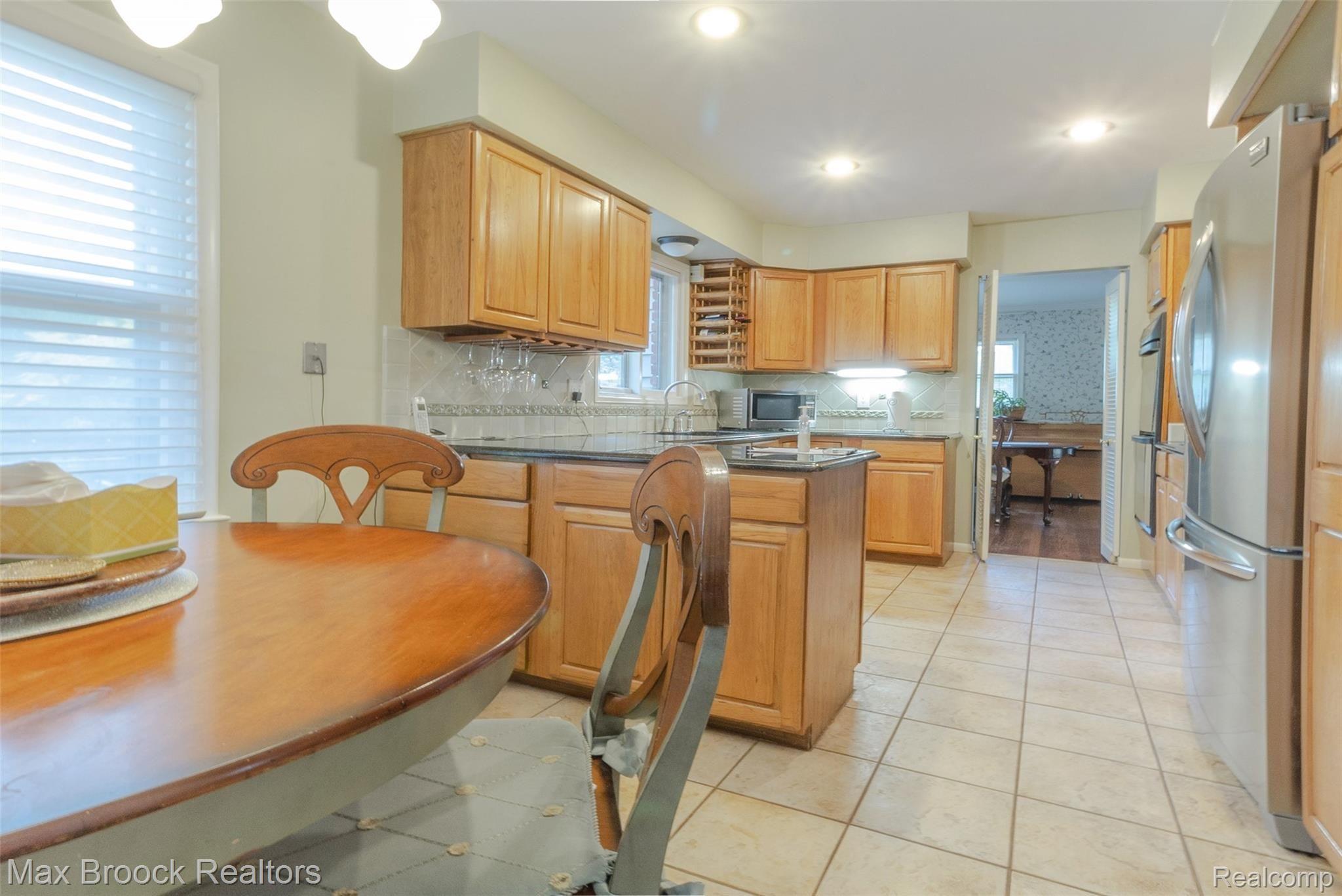 893 Foxhall Road Bloomfield Hills, MI 48304 - Photo 14 of 50 33.jpg