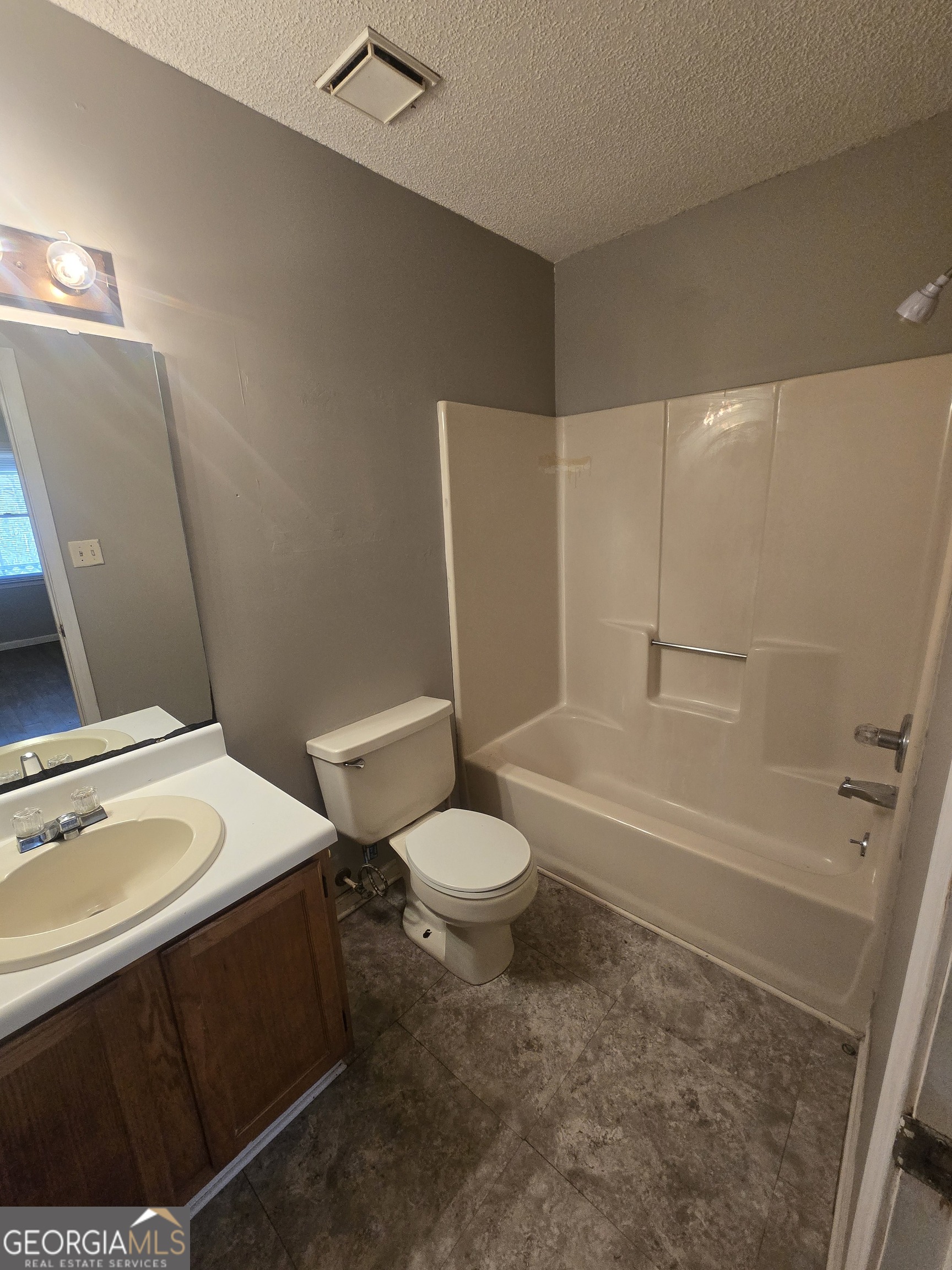 4525 Greenfields Road Macon, GA 31210 - Photo 5 of 11