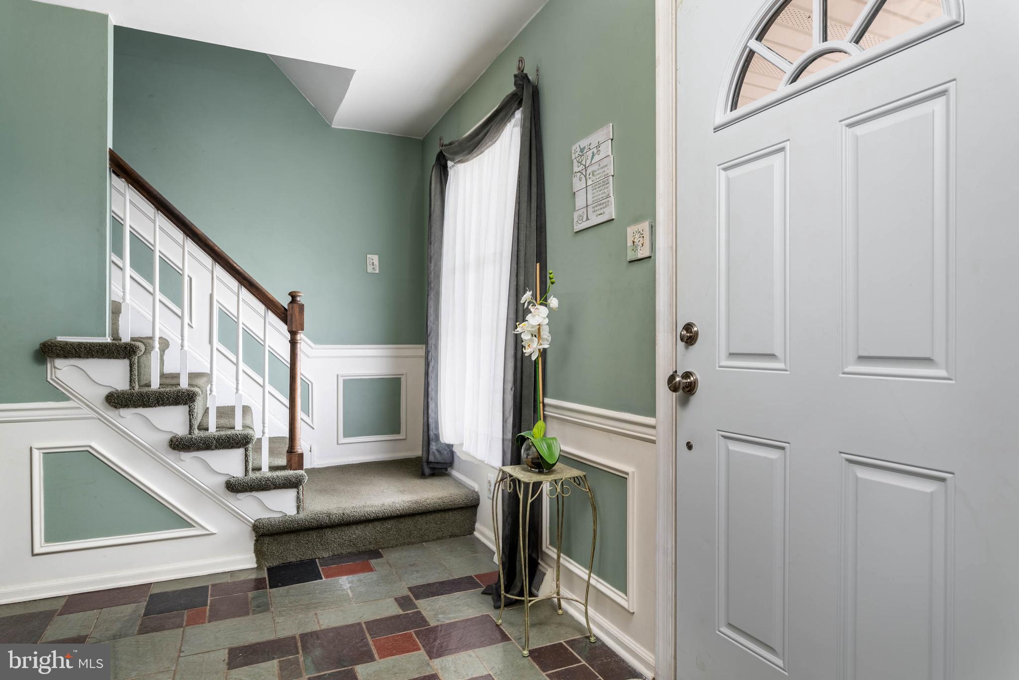 515 Cobbleskill Lane Exton, PA 19341 - Photo 4 of 34 Foyer