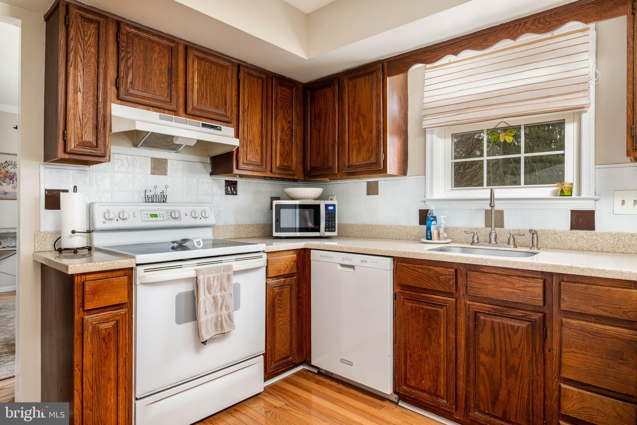 515 Cobbleskill Lane Exton, PA 19341 - Photo 7 of 34 Kitchen