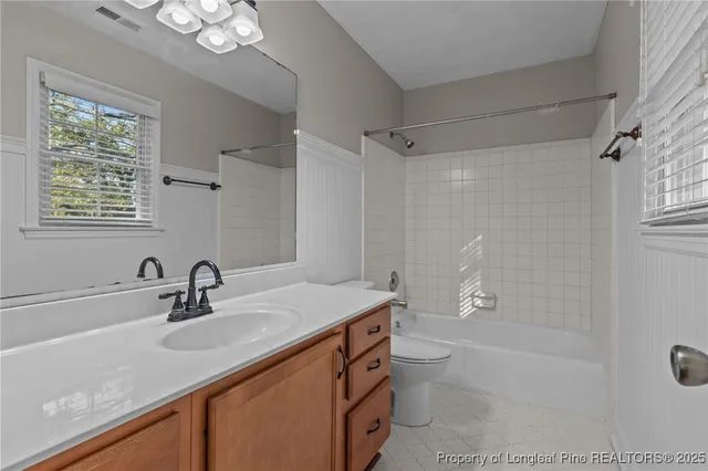 a view of livingroom with couch