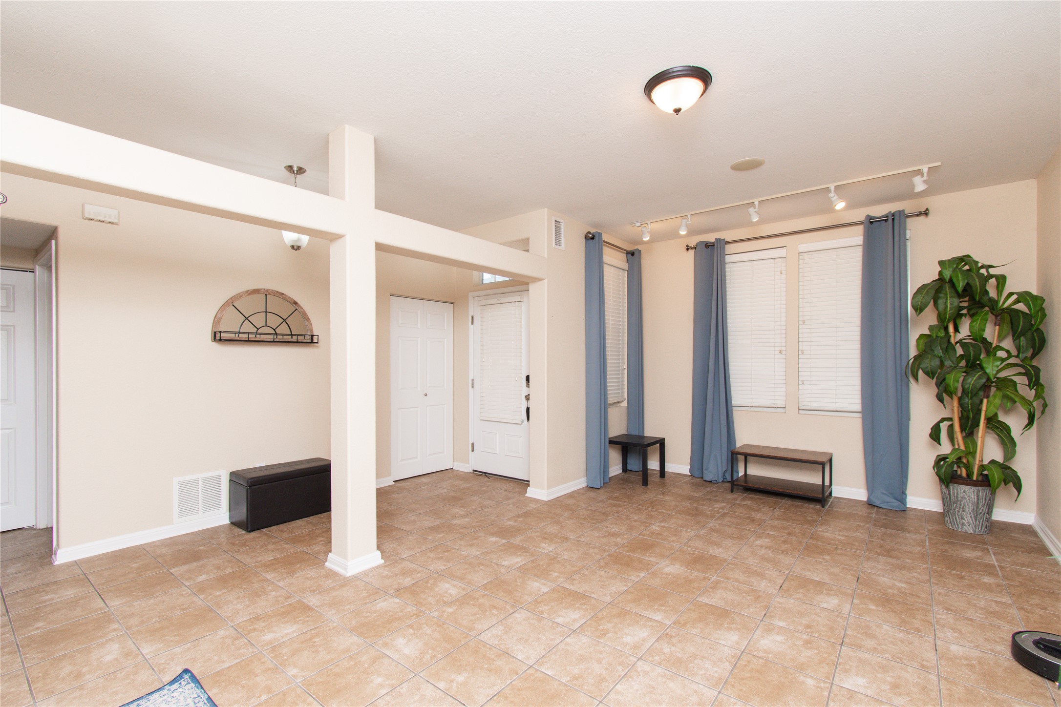 421 Shadow Point San Marcos, TX 78666 - Photo 4 of 24
