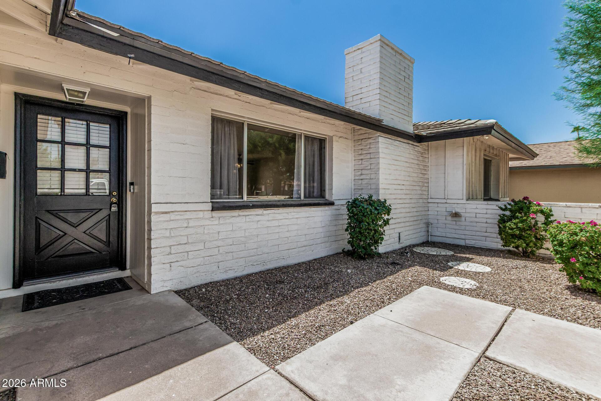 1213 East Riviera Drive Tempe, AZ 85282 - Photo 5 of 28 a front view of a house