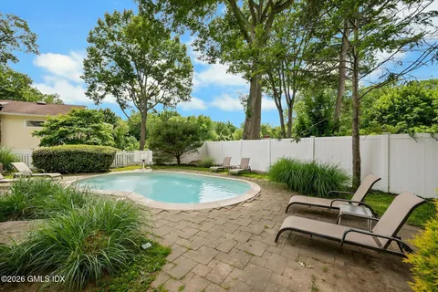 $1,495,000 | 52 Center Drive, Old Greenwich, CT 06870