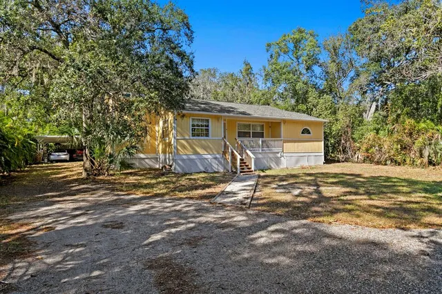 $2,400 | 1343 Highland Avenue Northwest, Tarpon Springs, FL 34689