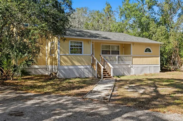 $2,400 | 1343 Highland Avenue Northwest, Tarpon Springs, FL 34689