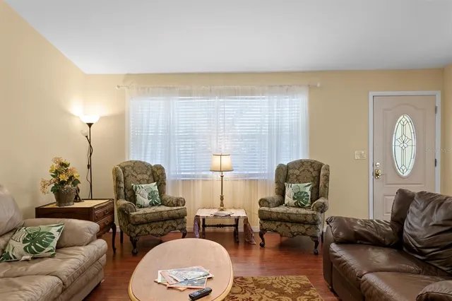 $2,400 | 1343 Highland Avenue Northwest, Tarpon Springs, FL 34689