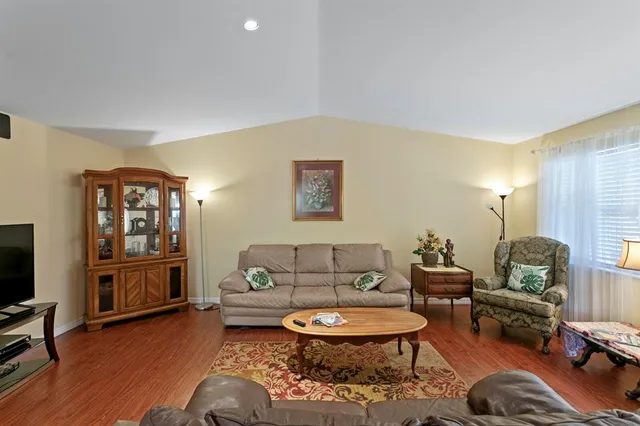 $2,400 | 1343 Highland Avenue Northwest, Tarpon Springs, FL 34689