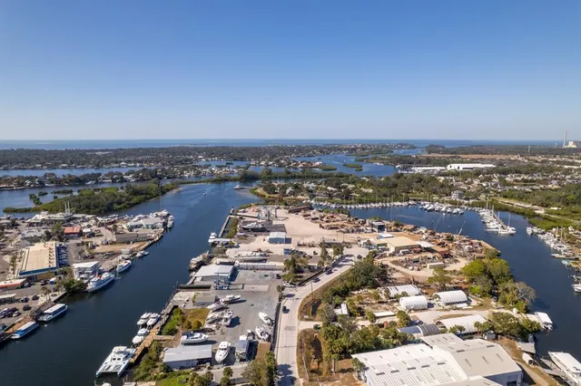 $2,400 | 1343 Highland Avenue Northwest, Tarpon Springs, FL 34689