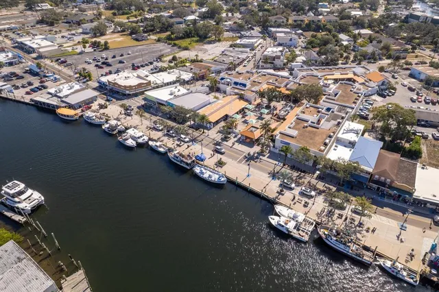 $2,400 | 1343 Highland Avenue Northwest, Tarpon Springs, FL 34689