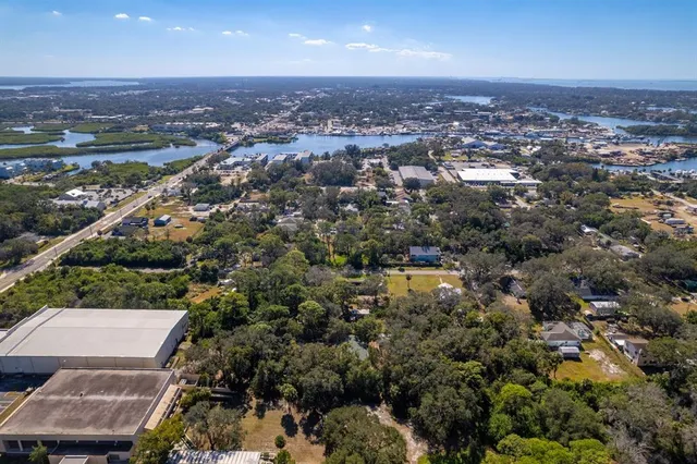 $2,400 | 1343 Highland Avenue Northwest, Tarpon Springs, FL 34689