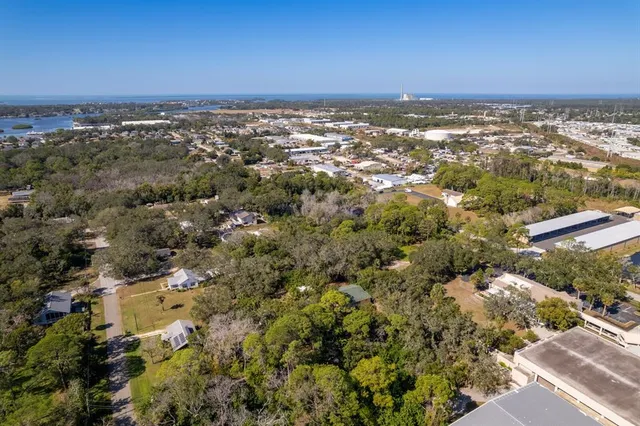 $2,400 | 1343 Highland Avenue Northwest, Tarpon Springs, FL 34689