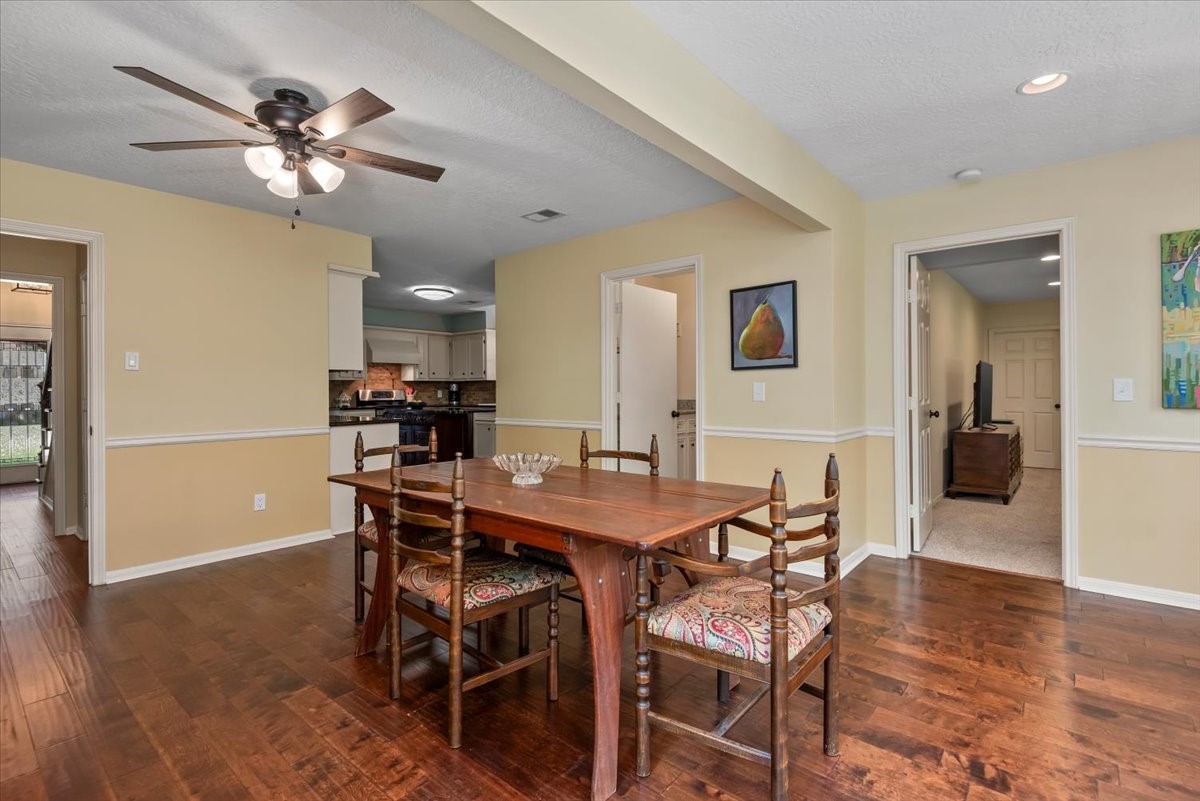 10 Cape Chestnut Drive Spring, TX 77381 - Photo 15 of 39
