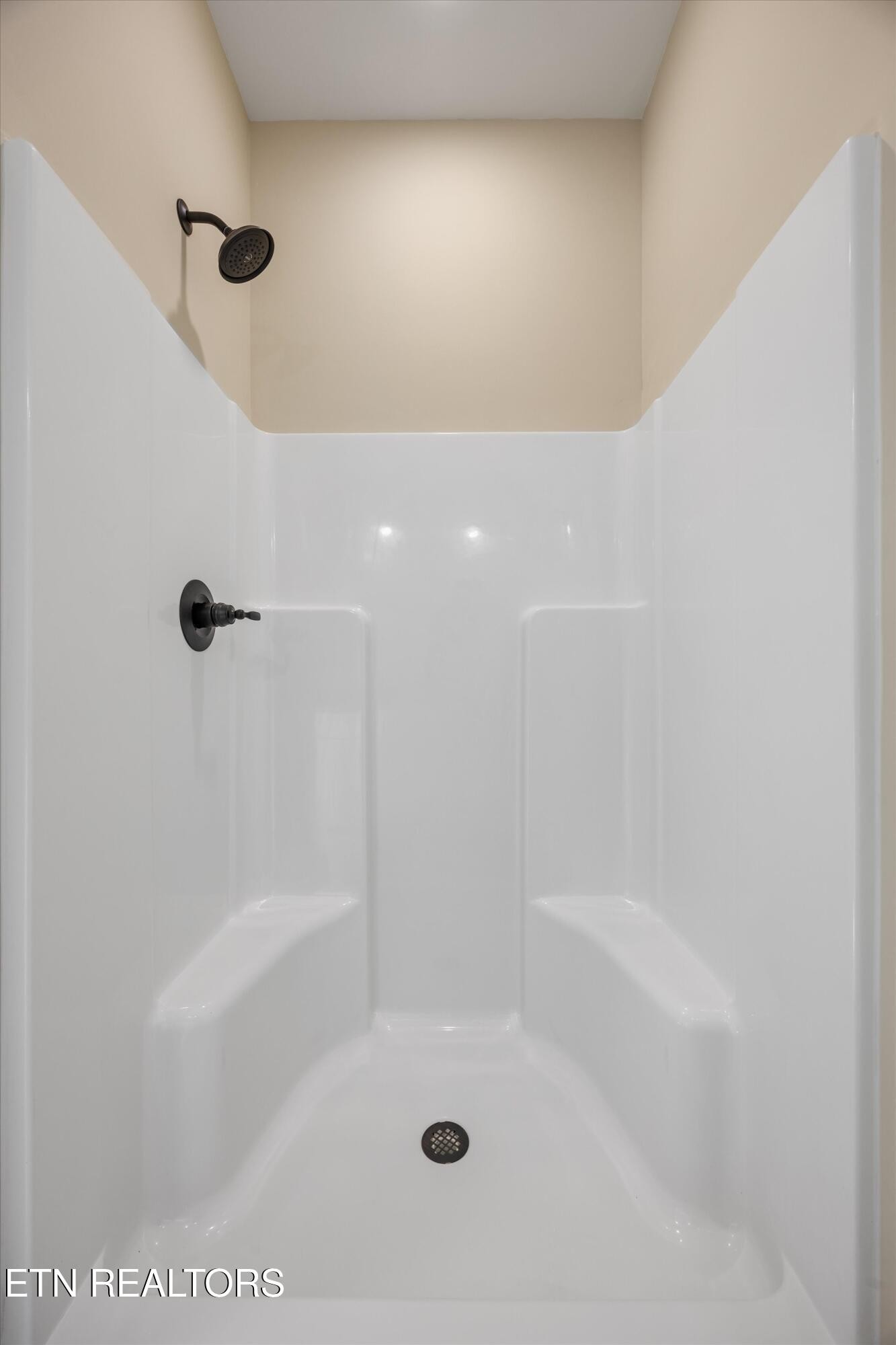 210 Daniel Morris Point Clinton, TN 37716 - Photo 28 of 45 a bathroom with a shower