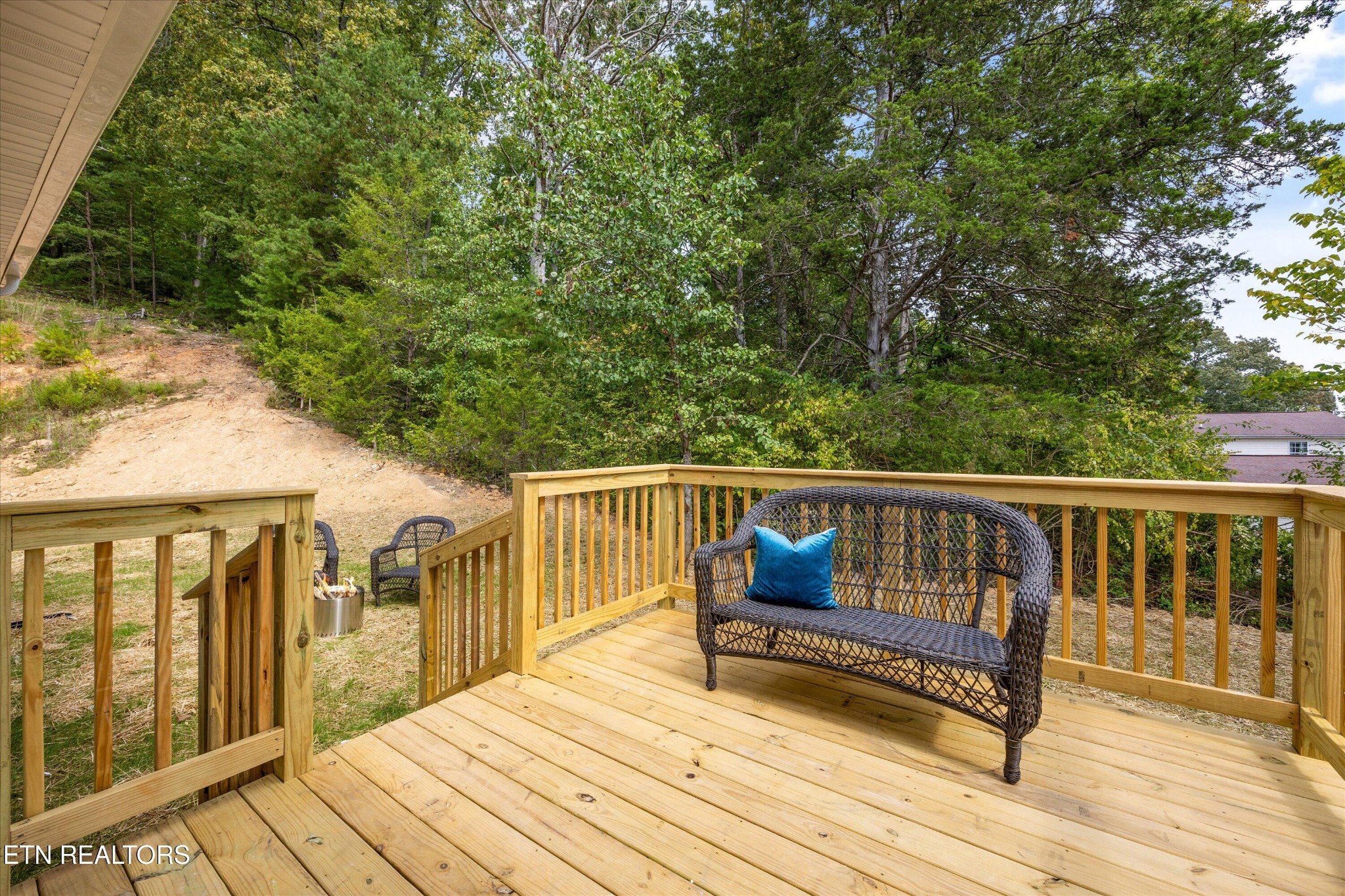 210 Daniel Morris Point Clinton, TN 37716 - Photo 31 of 45 a view of a chairs on deck