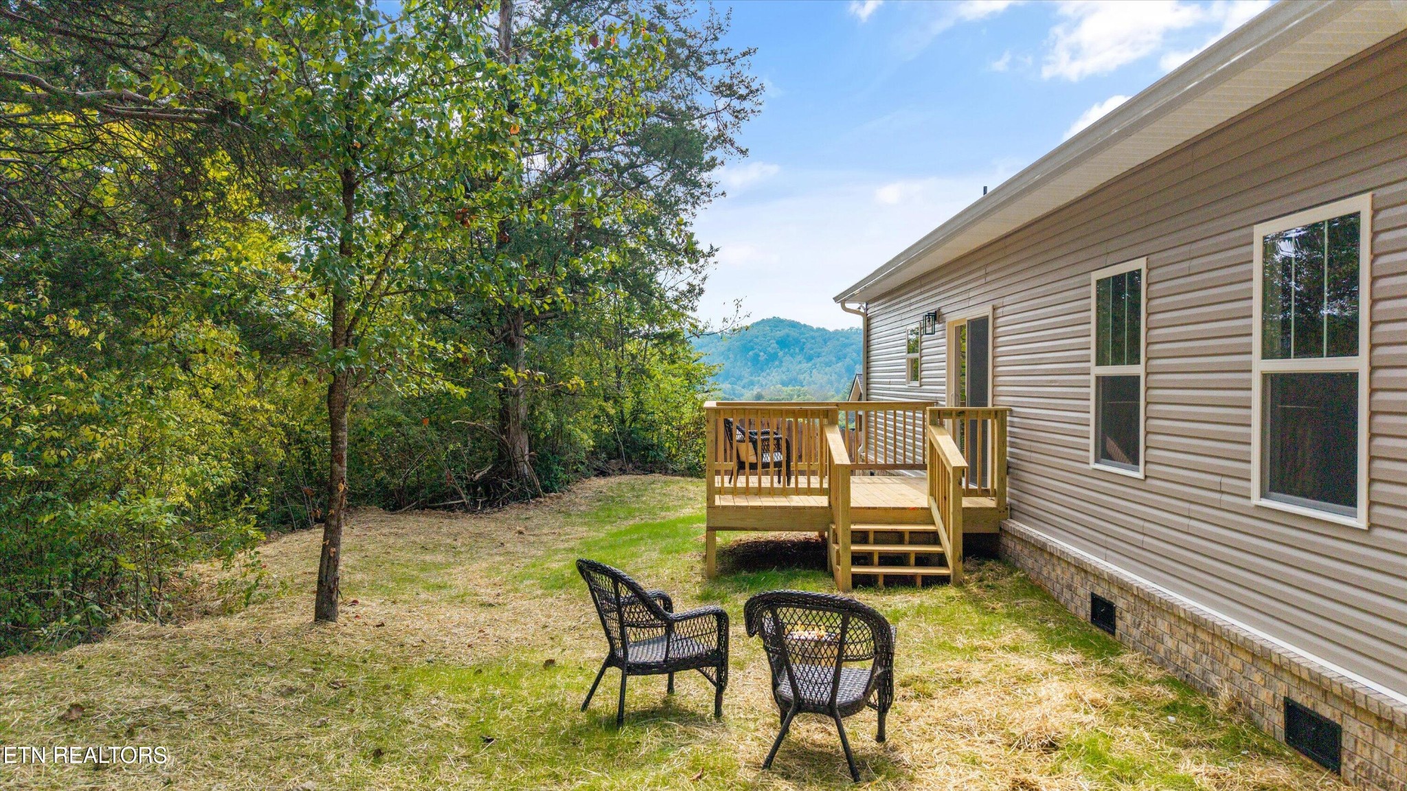 210 Daniel Morris Point Clinton, TN 37716 - Photo 34 of 45 a view of a chairs and table in the balcony