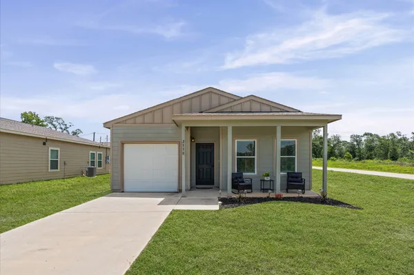 $218,000 | 2550 18th Street, Hempstead, TX 77445