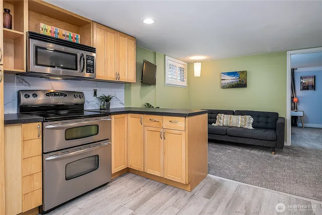 $2,795 | 7638 Winona Avenue North, Unit B, Seattle, WA 98103
