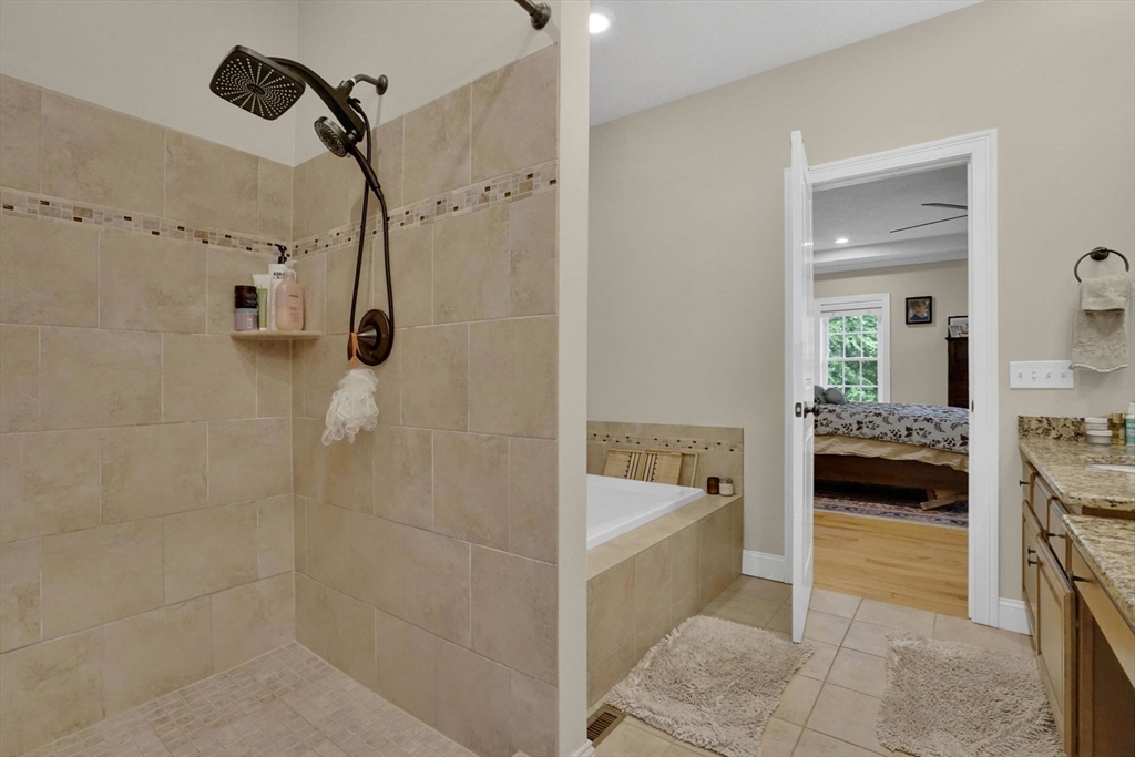 32 Bissonnette Circle Southampton, MA 01073 - Photo 18 of 38