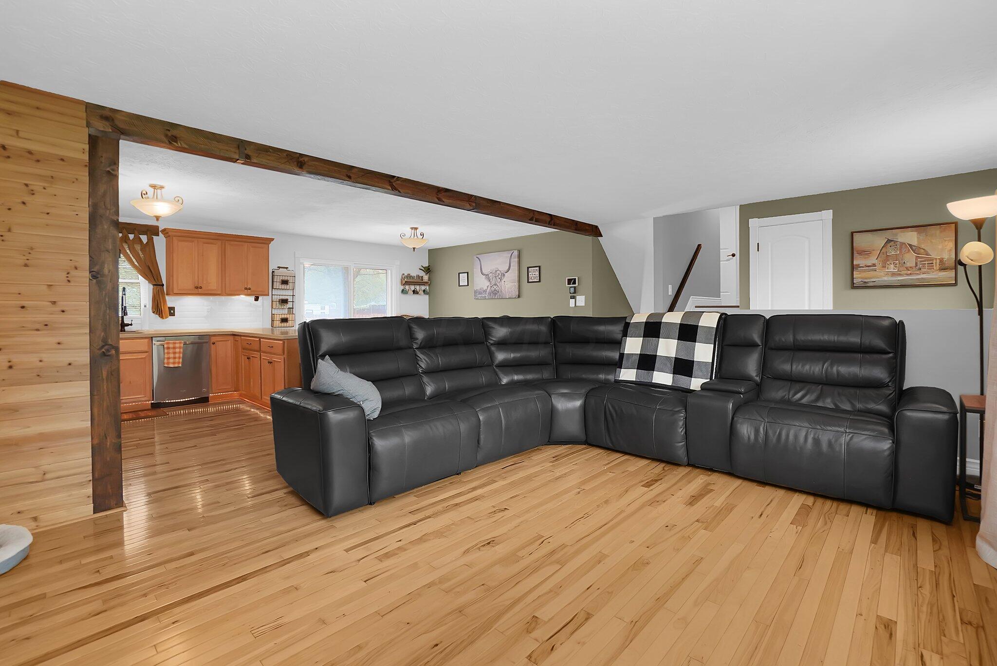 694 Long Road Pickerington, OH 43147 - Photo 13 of 37 Living Room